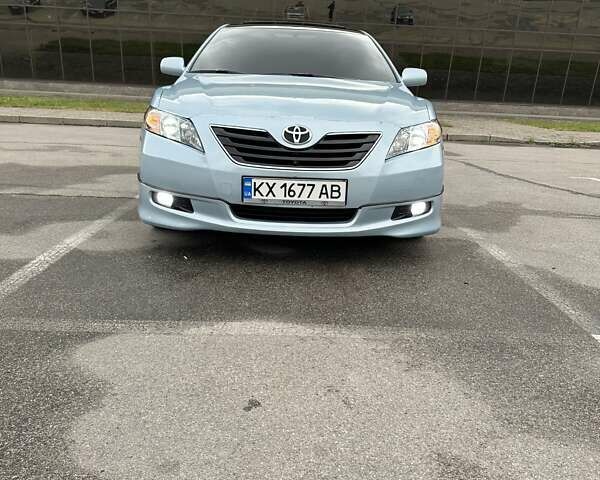 Серый Тойота Камри, объемом двигателя 2.36 л и пробегом 316 тыс. км за 8000 $, фото 1 на Automoto.ua