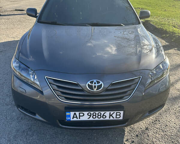 Серый Тойота Камри, объемом двигателя 3.46 л и пробегом 340 тыс. км за 12400 $, фото 1 на Automoto.ua