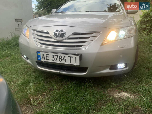 Сірий Тойота Камрі, об'ємом двигуна 3.5 л та пробігом 280 тис. км за 8500 $, фото 1 на Automoto.ua