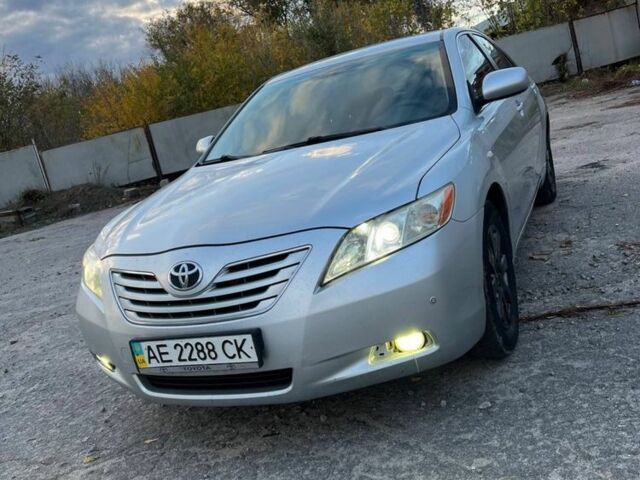 Тойота Камри 2008 в Днепре (Днепропетровске) на Automoto.ua Серый Тойота Камри, объемом двигателя 2.4 л и пробегом 330 тыс. км за 5999 $, фото 1 на Automoto.ua