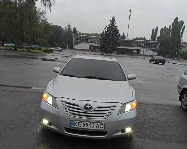 Серый Тойота Камри, объемом двигателя 2.4 л и пробегом 260 тыс. км за 9100 $, фото 1 на Automoto.ua