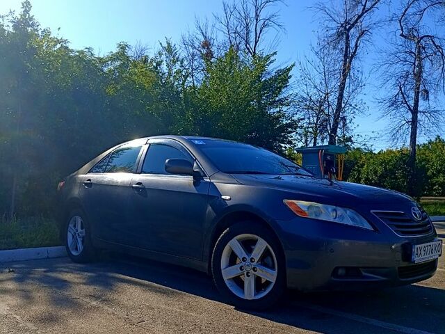 Серый Тойота Камри, объемом двигателя 2.4 л и пробегом 0 тыс. км за 7500 $, фото 1 на Automoto.ua