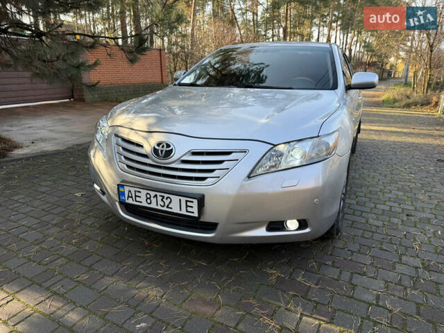 Серый Тойота Камри, объемом двигателя 3.46 л и пробегом 280 тыс. км за 8700 $, фото 1 на Automoto.ua