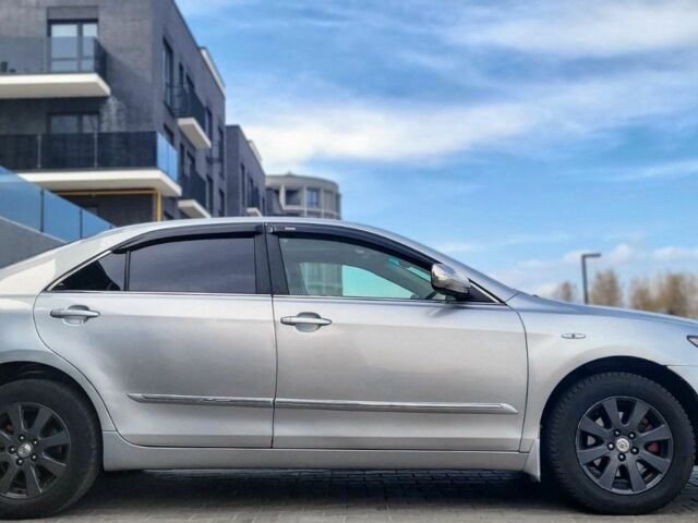 Серый Тойота Камри, объемом двигателя 2.4 л и пробегом 293 тыс. км за 6655 $, фото 1 на Automoto.ua