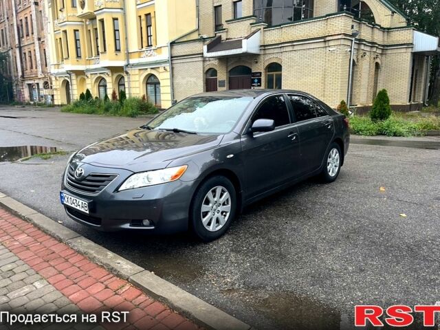 Серый Тойота Камри, объемом двигателя 2.4 л и пробегом 26000 тыс. км за 8700 $, фото 1 на Automoto.ua