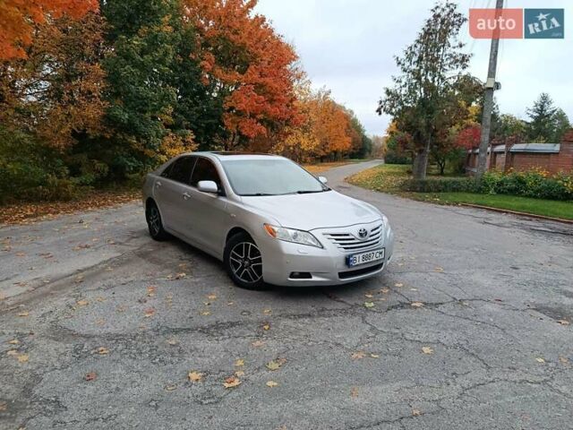 Сірий Тойота Камрі, об'ємом двигуна 2.36 л та пробігом 242 тис. км за 8300 $, фото 1 на Automoto.ua