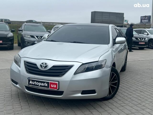 Серый Тойота Камри, объемом двигателя 2.4 л и пробегом 320 тыс. км за 5990 $, фото 1 на Automoto.ua