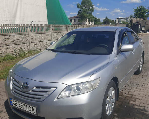 Сірий Тойота Камрі, об'ємом двигуна 2.36 л та пробігом 264 тис. км за 7000 $, фото 1 на Automoto.ua
