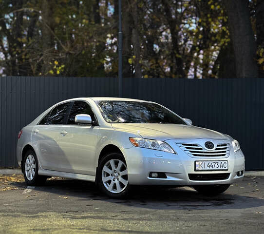 Тойота Камри 2008 в Броварах на Automoto.ua Серый Тойота Камри, объемом двигателя 3.5 л и пробегом 230 тыс. км за 9400 $, фото 1 на Automoto.ua