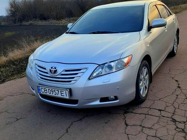 Серый Тойота Камри, объемом двигателя 3.5 л и пробегом 298 тыс. км за 8500 $, фото 1 на Automoto.ua