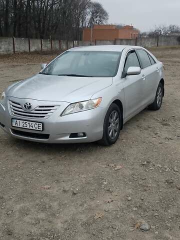 Серый Тойота Камри, объемом двигателя 2.36 л и пробегом 238 тыс. км за 7200 $, фото 1 на Automoto.ua