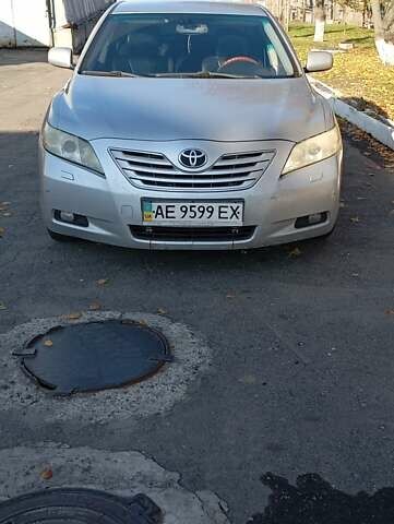 Серый Тойота Камри, объемом двигателя 3.46 л и пробегом 429 тыс. км за 7000 $, фото 1 на Automoto.ua