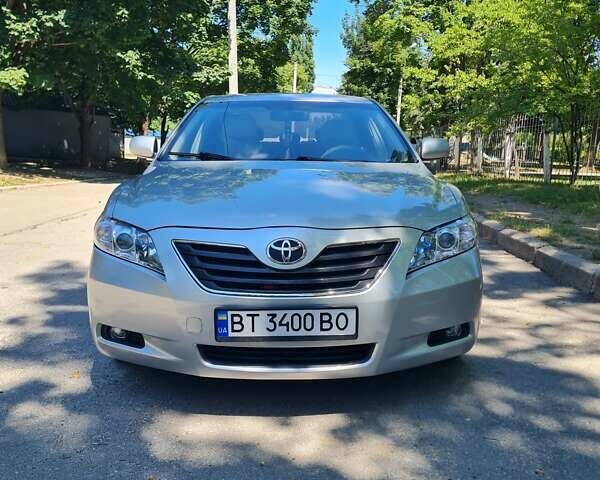 Серый Тойота Камри, объемом двигателя 2.36 л и пробегом 230 тыс. км за 7300 $, фото 1 на Automoto.ua