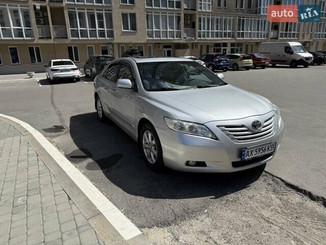 Сірий Тойота Камрі, об'ємом двигуна 2.36 л та пробігом 121 тис. км за 10500 $, фото 1 на Automoto.ua