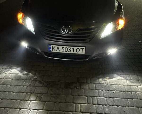 Серый Тойота Камри, объемом двигателя 2.4 л и пробегом 340 тыс. км за 6900 $, фото 1 на Automoto.ua