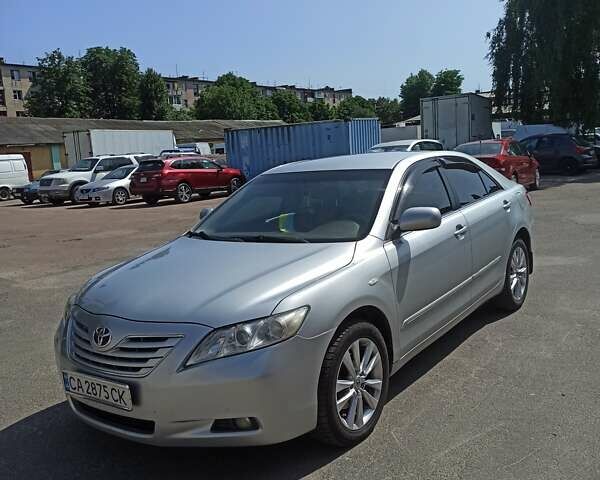 Сірий Тойота Камрі, об'ємом двигуна 2.36 л та пробігом 232 тис. км за 8500 $, фото 1 на Automoto.ua