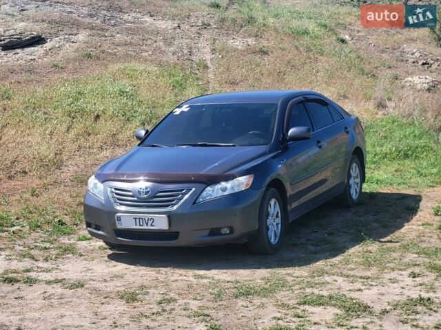 Серый Тойота Камри, объемом двигателя 2.36 л и пробегом 350 тыс. км за 7900 $, фото 1 на Automoto.ua