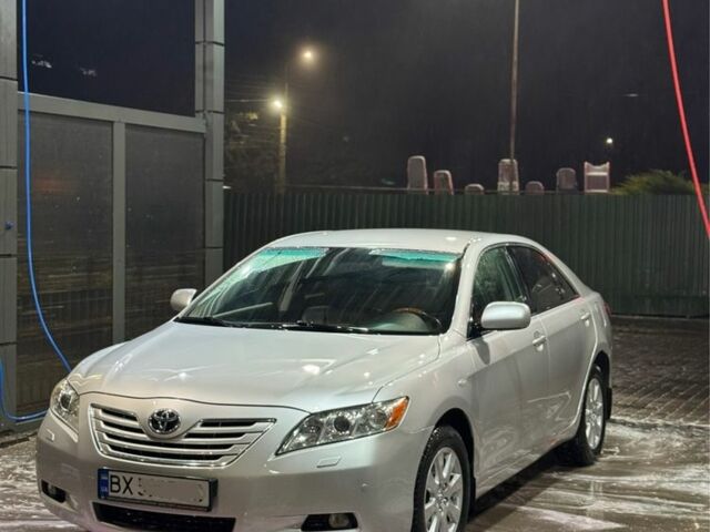 Сірий Тойота Камрі, об'ємом двигуна 0 л та пробігом 202 тис. км за 10400 $, фото 1 на Automoto.ua