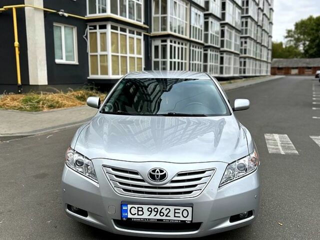 Серый Тойота Камри, объемом двигателя 2.4 л и пробегом 370 тыс. км за 7300 $, фото 1 на Automoto.ua