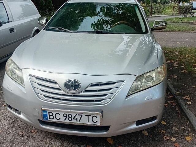 Сірий Тойота Камрі, об'ємом двигуна 2.36 л та пробігом 327 тис. км за 7800 $, фото 1 на Automoto.ua