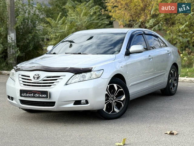 Тойота Камри 2009 в Николаеве на Automoto.ua Серый Тойота Камри, объемом двигателя 2.36 л и пробегом 245 тыс. км за 8200 $, фото 1 на Automoto.ua
