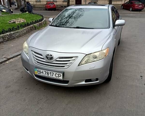 Серый Тойота Камри, объемом двигателя 0 л и пробегом 124 тыс. км за 8500 $, фото 1 на Automoto.ua