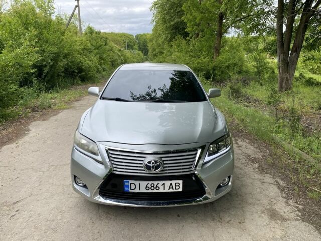 Серый Тойота Камри, объемом двигателя 2.5 л и пробегом 295 тыс. км за 7400 $, фото 1 на Automoto.ua