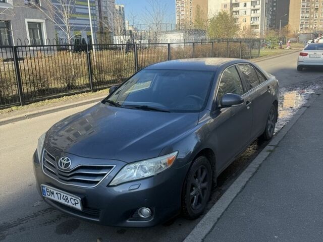 Серый Тойота Камри, объемом двигателя 2.4 л и пробегом 270 тыс. км за 10000 $, фото 1 на Automoto.ua