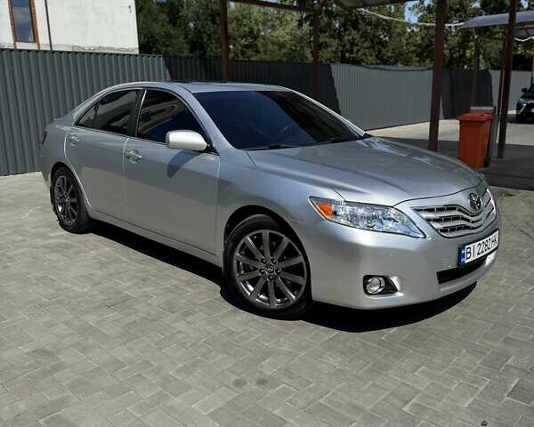 Серый Тойота Камри, объемом двигателя 2.5 л и пробегом 190 тыс. км за 10700 $, фото 1 на Automoto.ua