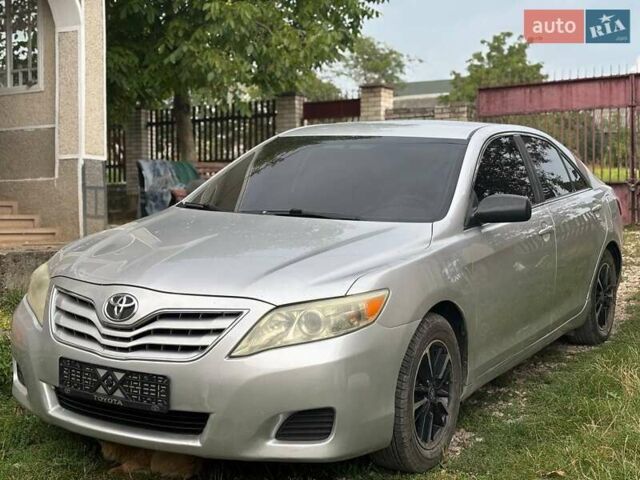 Сірий Тойота Камрі, об'ємом двигуна 2.5 л та пробігом 310 тис. км за 8499 $, фото 1 на Automoto.ua