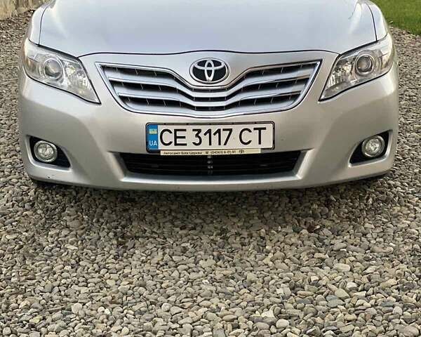 Серый Тойота Камри, объемом двигателя 2.49 л и пробегом 200 тыс. км за 8500 $, фото 1 на Automoto.ua