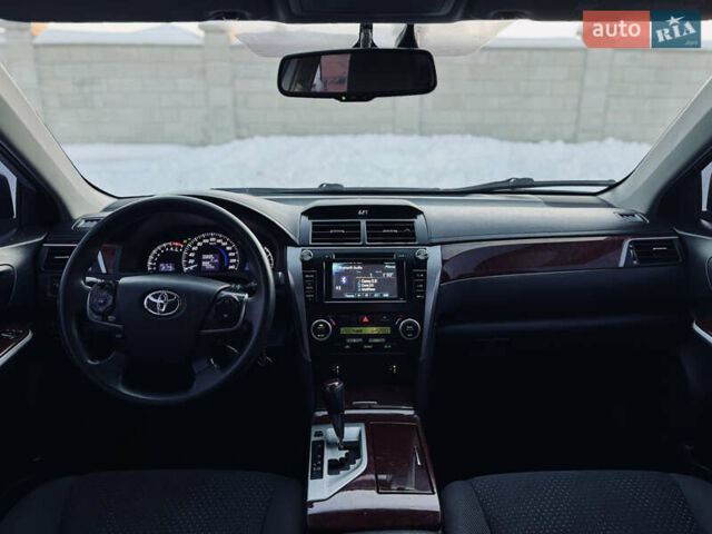 Сірий Тойота Камрі, об'ємом двигуна 2.5 л та пробігом 303 тис. км за 10000 $, фото 1 на Automoto.ua