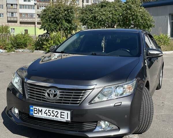 Серый Тойота Камри, объемом двигателя 3.46 л и пробегом 302 тыс. км за 13000 $, фото 1 на Automoto.ua
