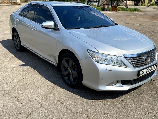 Серый Тойота Камри, объемом двигателя 2.5 л и пробегом 255 тыс. км за 12500 $, фото 1 на Automoto.ua