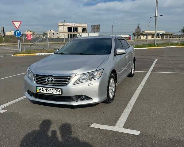 Тойота Камри 2011 в Одессе на Automoto.ua Серый Тойота Камри, объемом двигателя 2.5 л и пробегом 250 тыс. км за 12800 $, фото 1 на Automoto.ua