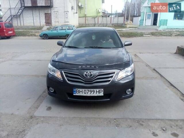 Сірий Тойота Камрі, об'ємом двигуна 2.5 л та пробігом 214 тис. км за 8900 $, фото 1 на Automoto.ua