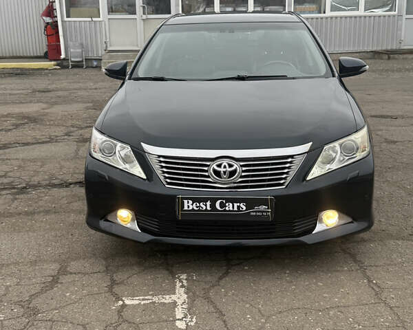 Серый Тойота Камри, объемом двигателя 2.5 л и пробегом 232 тыс. км за 11900 $, фото 1 на Automoto.ua