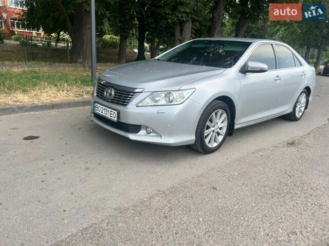 Сірий Тойота Камрі, об'ємом двигуна 2.49 л та пробігом 315 тис. км за 12500 $, фото 1 на Automoto.ua