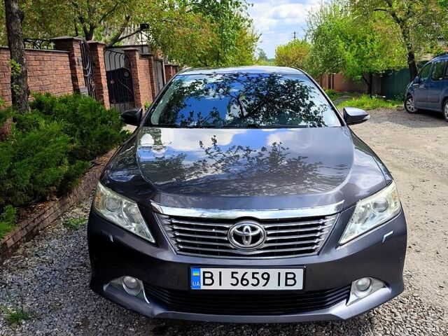 Сірий Тойота Камрі, об'ємом двигуна 2.5 л та пробігом 265 тис. км за 11500 $, фото 1 на Automoto.ua