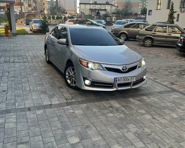 Сірий Тойота Камрі, об'ємом двигуна 2.5 л та пробігом 210 тис. км за 10500 $, фото 1 на Automoto.ua