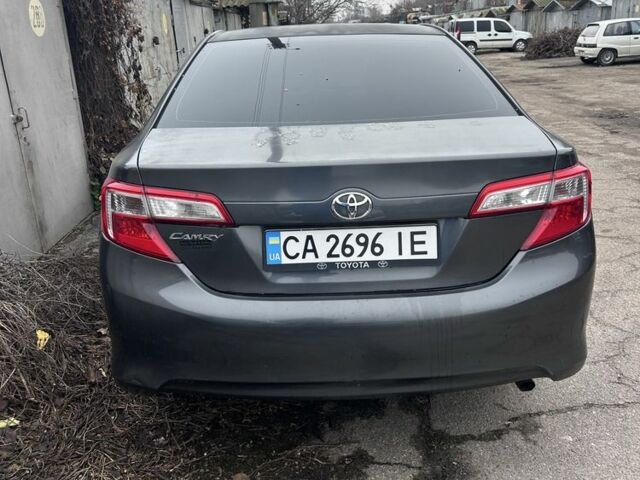 Сірий Тойота Камрі, об'ємом двигуна 2.5 л та пробігом 200 тис. км за 9700 $, фото 1 на Automoto.ua