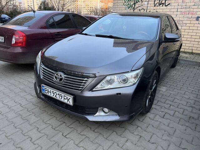 Серый Тойота Камри, объемом двигателя 2.5 л и пробегом 275 тыс. км за 8800 $, фото 1 на Automoto.ua