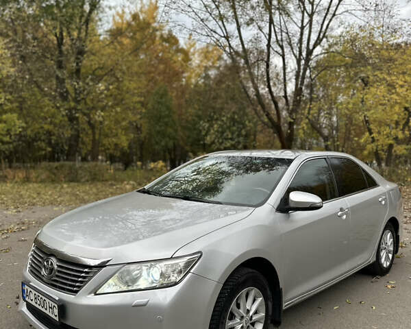 Серый Тойота Камри, объемом двигателя 2.49 л и пробегом 271 тыс. км за 12500 $, фото 1 на Automoto.ua
