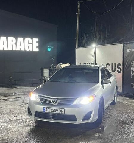 Сірий Тойота Камрі, об'ємом двигуна 2.49 л та пробігом 240 тис. км за 10500 $, фото 1 на Automoto.ua
