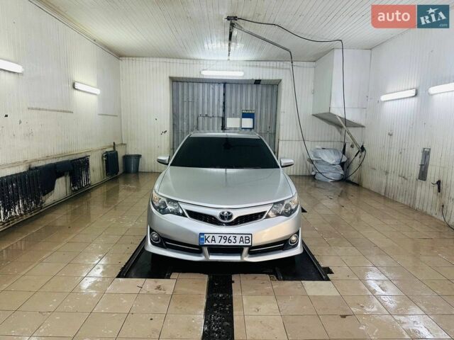 Сірий Тойота Камрі, об'ємом двигуна 2.49 л та пробігом 288 тис. км за 11000 $, фото 1 на Automoto.ua