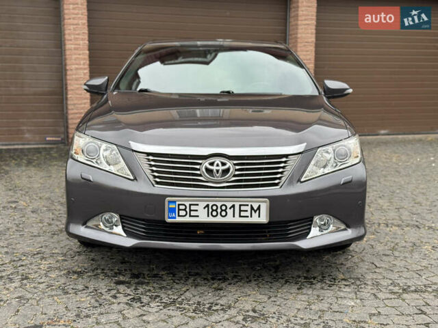 Сірий Тойота Камрі, об'ємом двигуна 2.49 л та пробігом 215 тис. км за 15000 $, фото 1 на Automoto.ua