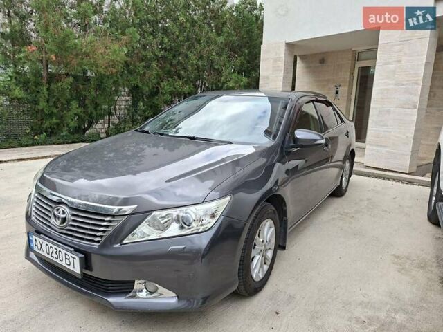 Серый Тойота Камри, объемом двигателя 2.49 л и пробегом 160 тыс. км за 14500 $, фото 1 на Automoto.ua