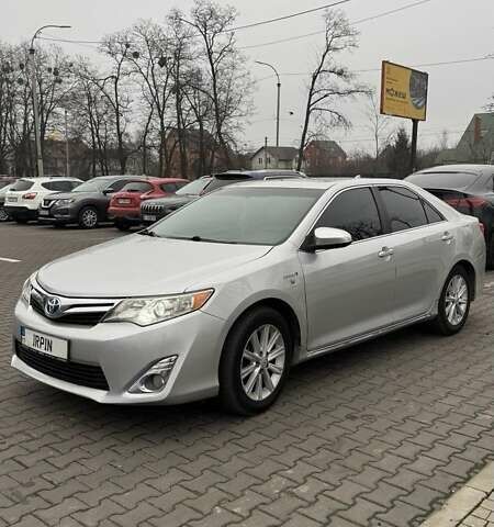 Серый Тойота Камри, объемом двигателя 2.49 л и пробегом 290 тыс. км за 11400 $, фото 1 на Automoto.ua