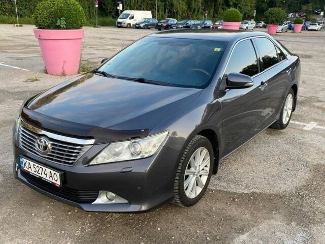Сірий Тойота Камрі, об'ємом двигуна 3.5 л та пробігом 187 тис. км за 15800 $, фото 1 на Automoto.ua
