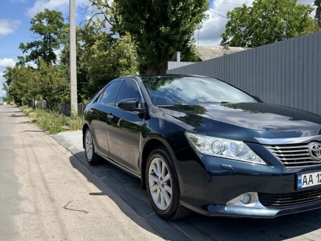 Серый Тойота Камри, объемом двигателя 2.5 л и пробегом 160 тыс. км за 10499 $, фото 1 на Automoto.ua
